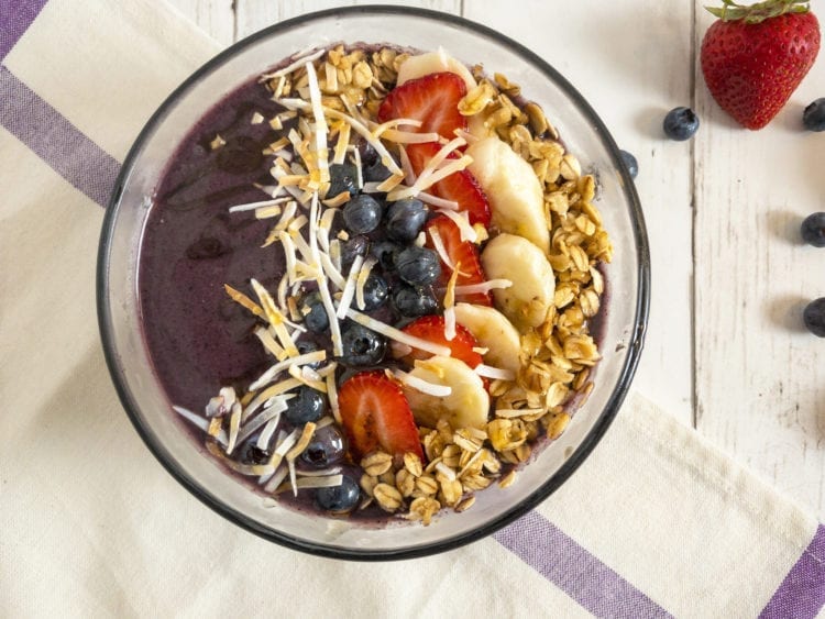 Açai Smoothie Bowl - Raising Veggie Lovers