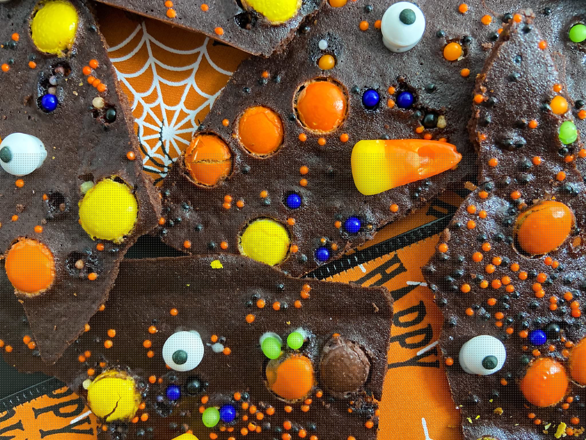 Halloween Brownie Brittle