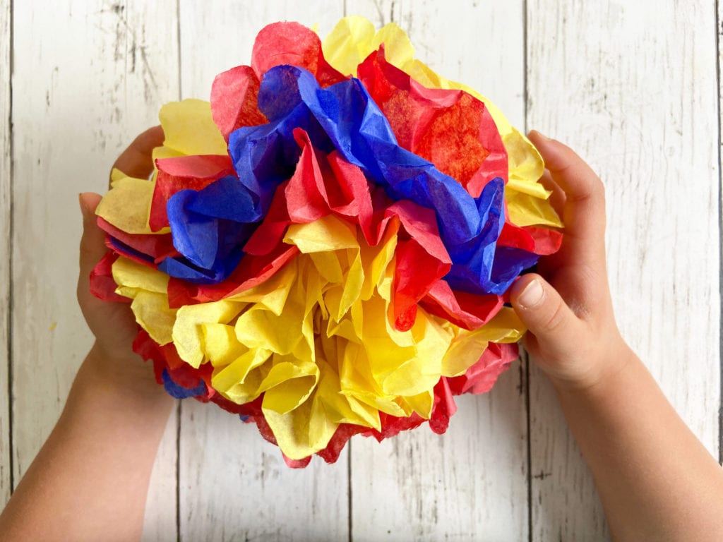 How to Make Mexican Tissue Paper Flowers - Clumsy Crafter