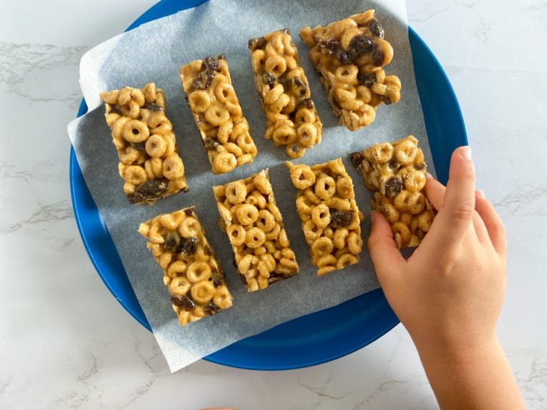 healthy peanut butter Cheerios bars