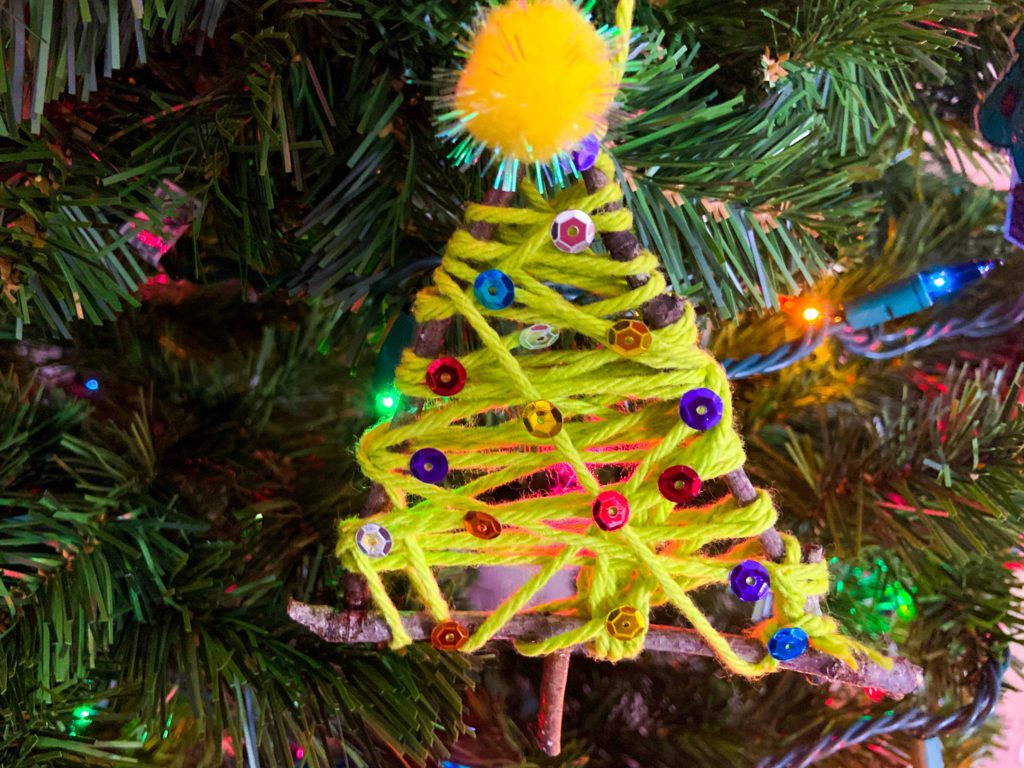 twigs & yarn Christmas tree ornament craft