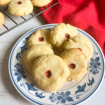 Chinese Almond Cookies (Hawai'i Style)