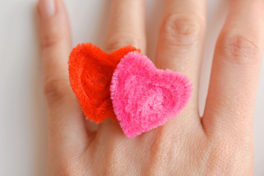 pipe cleaner heart ring